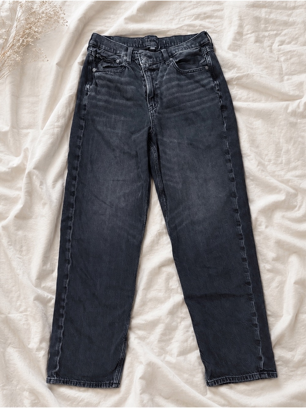 American Eagle Strigid Super High Waisted Crossover Baggy Jeans 6 Regular